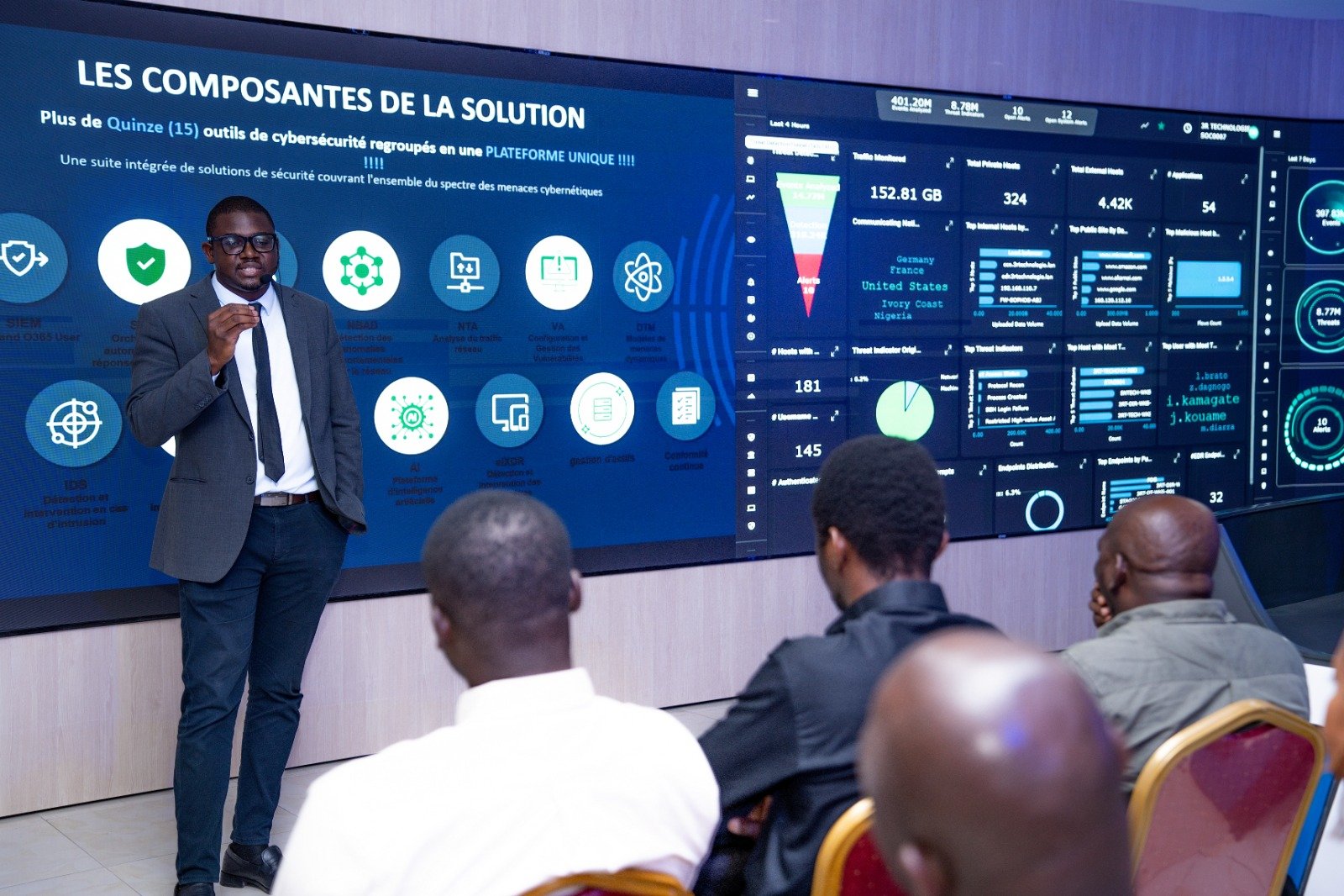 Le Directeur technique en pleine démonstration